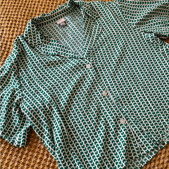 A NEW DAY Retro button up shirt with green crescent design - Picture 3 of 3